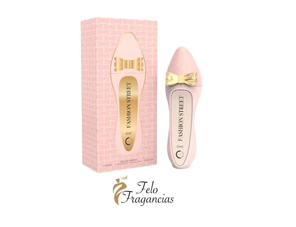 Chic Eau de Parfum 100ml set: pink bottle with gold bow and matching gift box