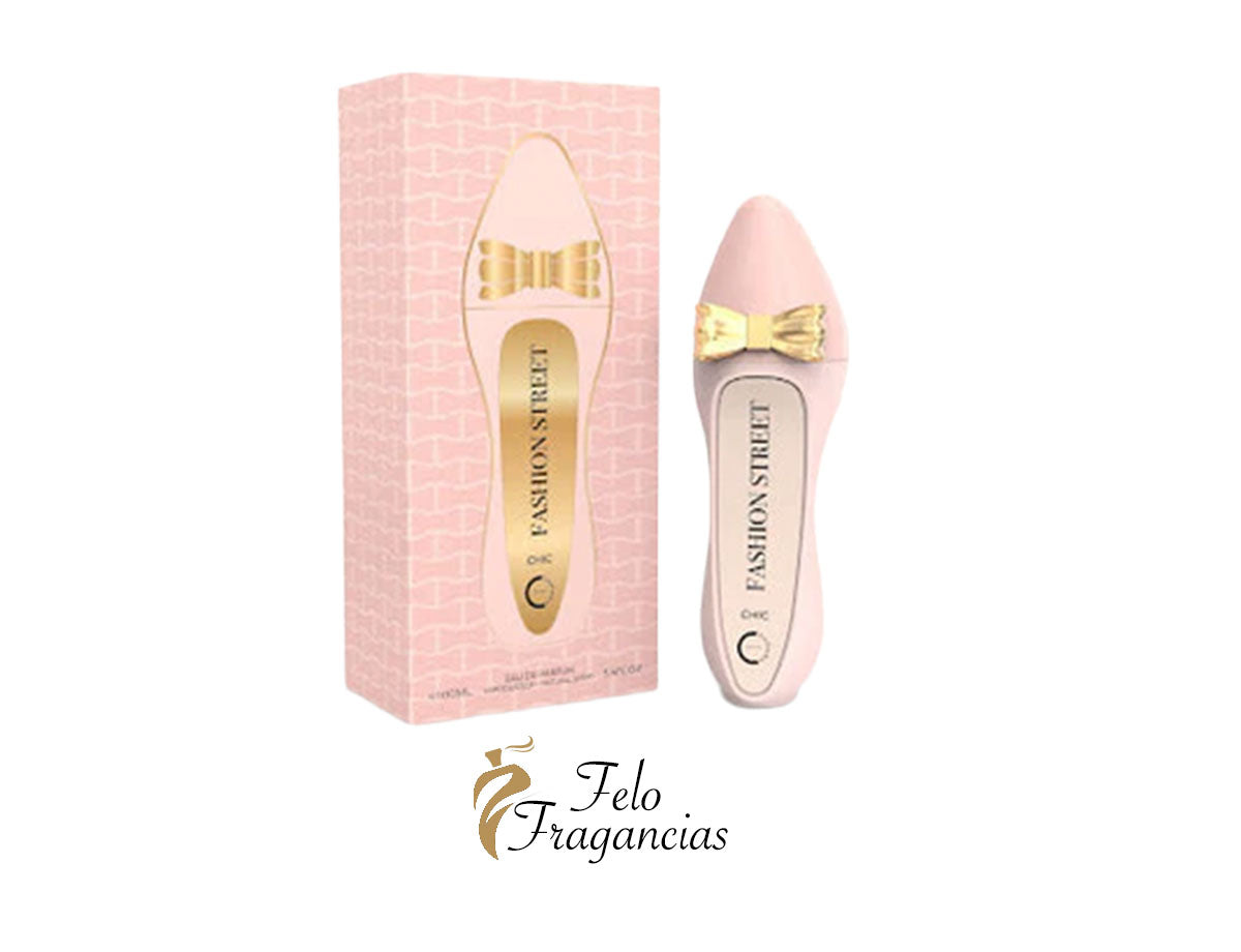 Chic Eau de Parfum 100ml set: pink bottle with gold bow and matching gift box