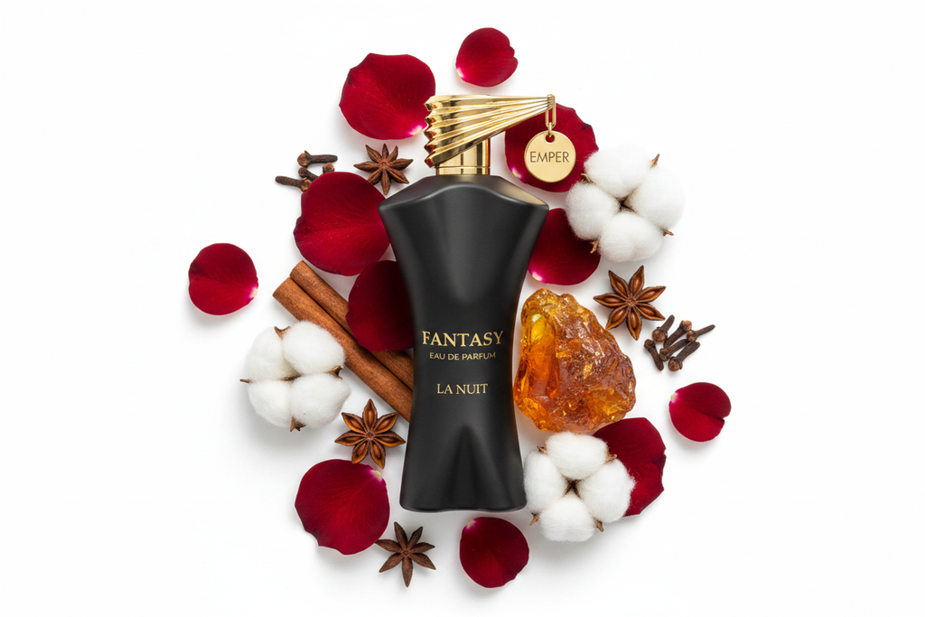 Frasco de eau de parfum negro con tapa dorada y etiqueta Fantasy La Nuit, Emper