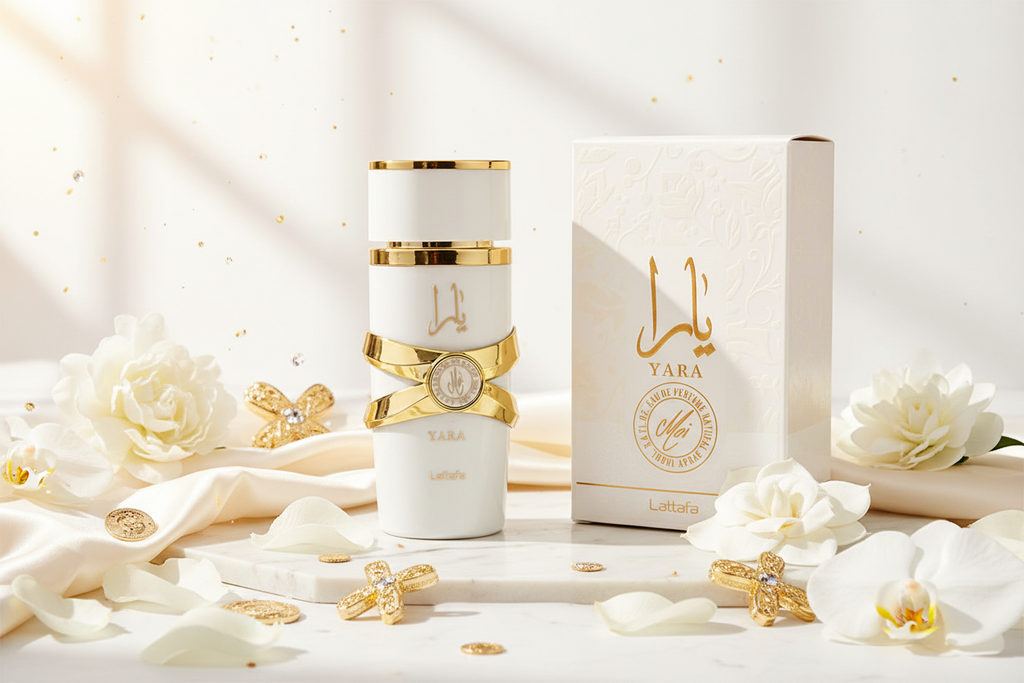 Perfume Lattafa Yara Moi en botella blanca con tapa dorada y caja beige